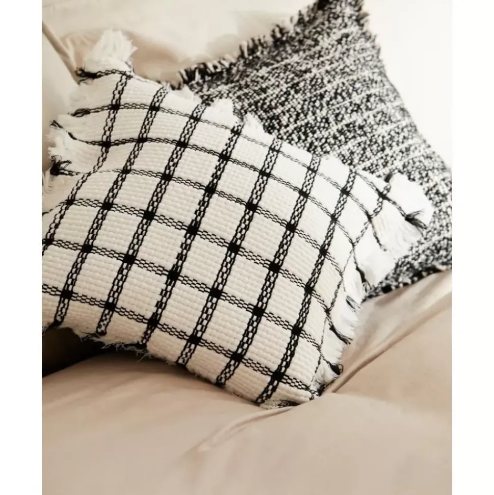 Boucle-Kissenhulle Bounce Mit Fransen