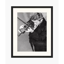 Gerahmte Fotografie James Dean With Camera, Handgefertigt