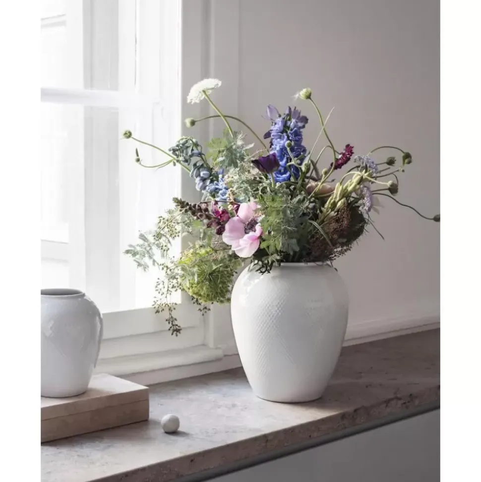 Handgefertigte Porzellan-Vase Rhombe, H 25 Cm