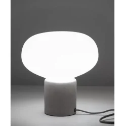 Kleine Nachttischlampe Alma Mit Betonfus