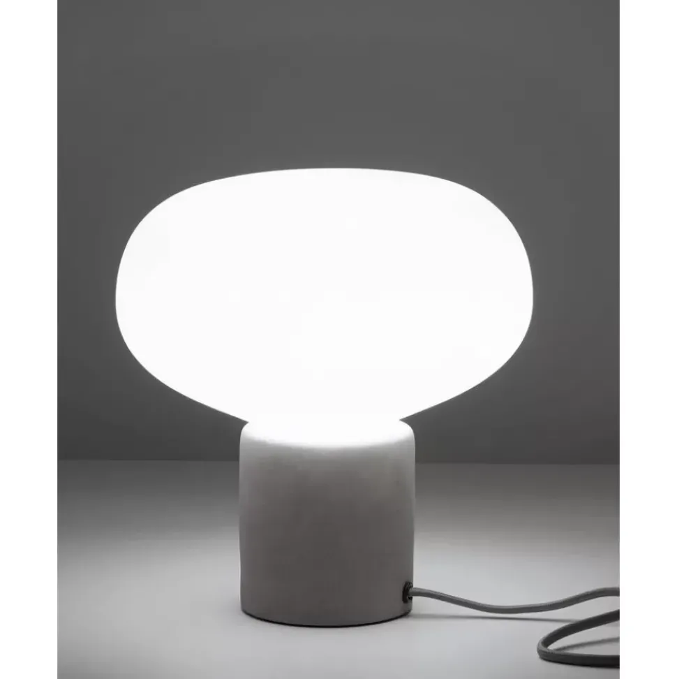 Kleine Nachttischlampe Alma Mit Betonfus