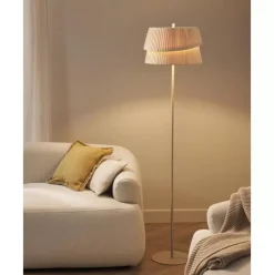 Stehlampe Nyla Mit Asymmetrischem Lampenschirm