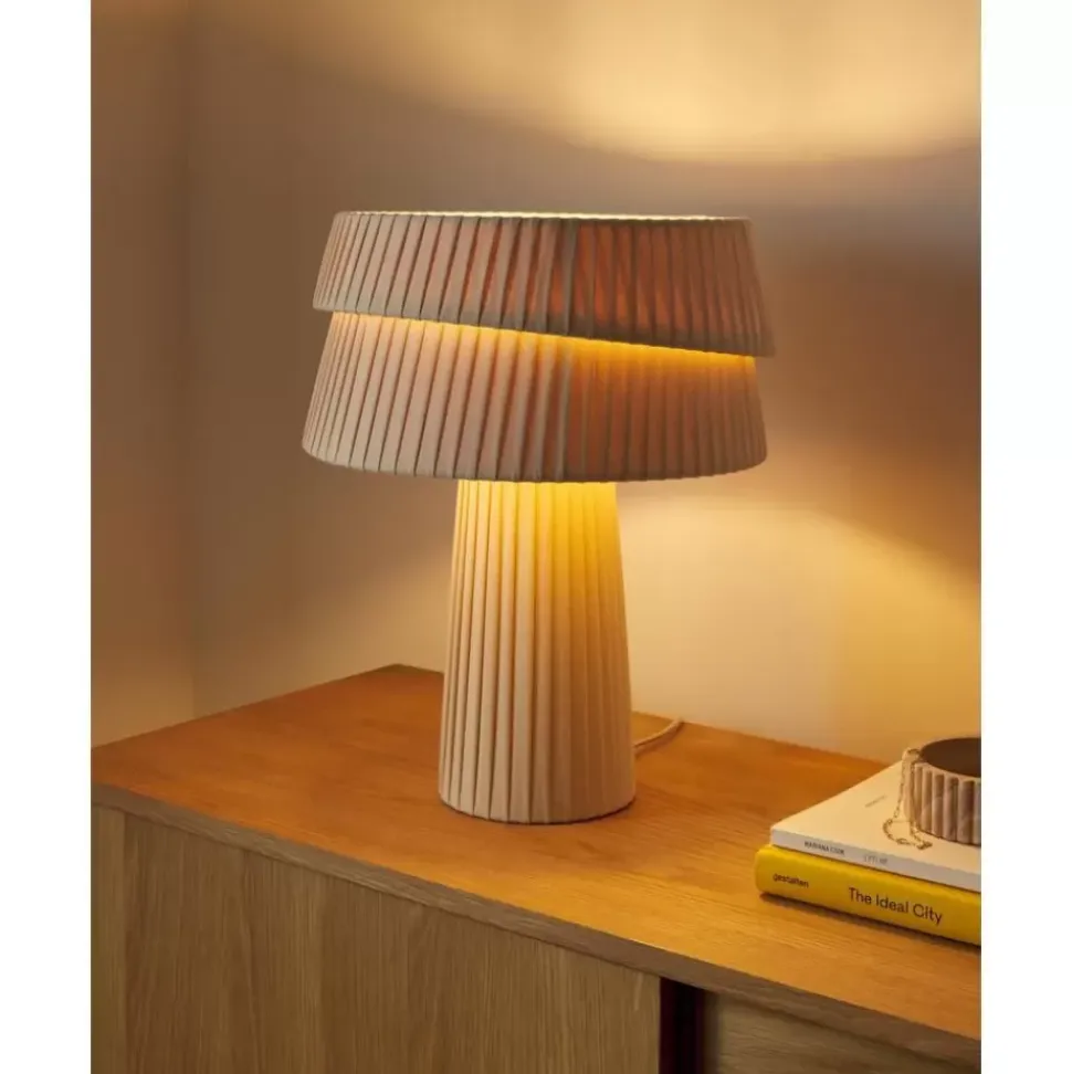 Tischlampe Nyla Mit Asymmetrischem Lampenschirm